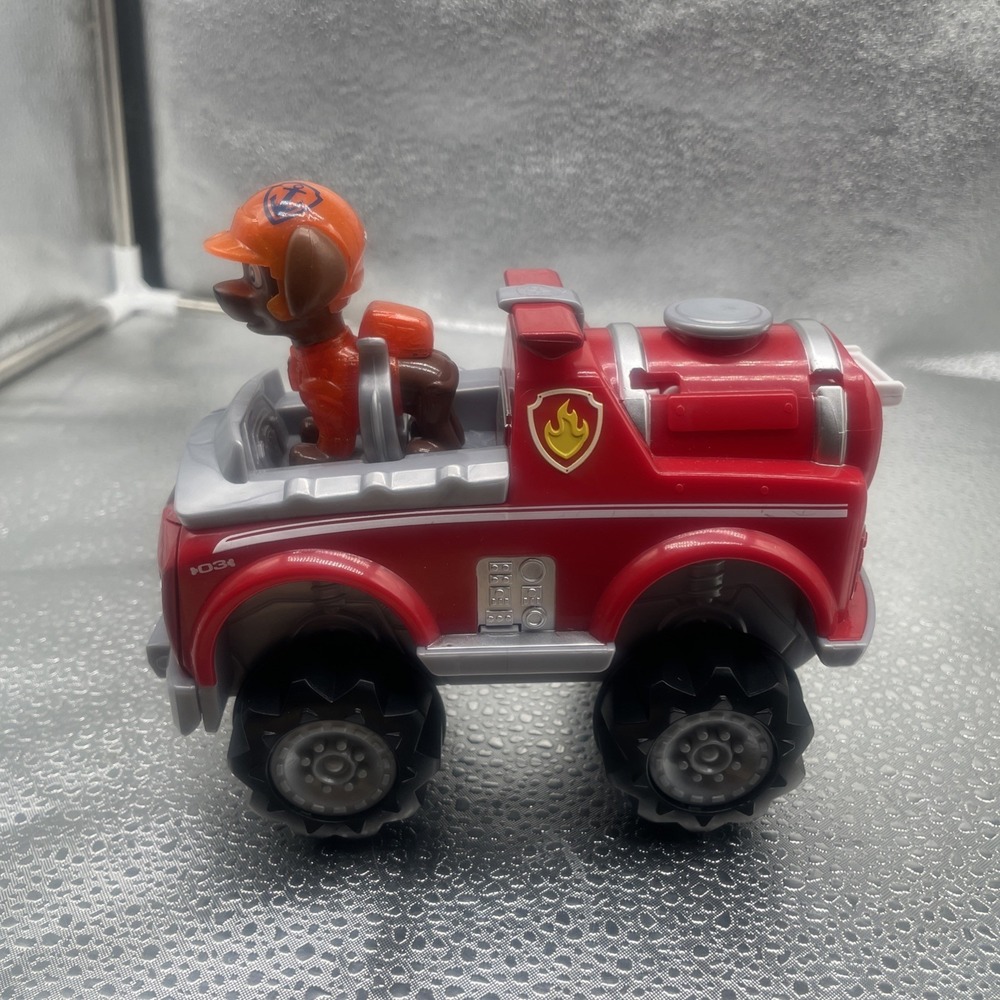 Paw Patrol Jungle Pups Marshall Vehicle fire truck with figure